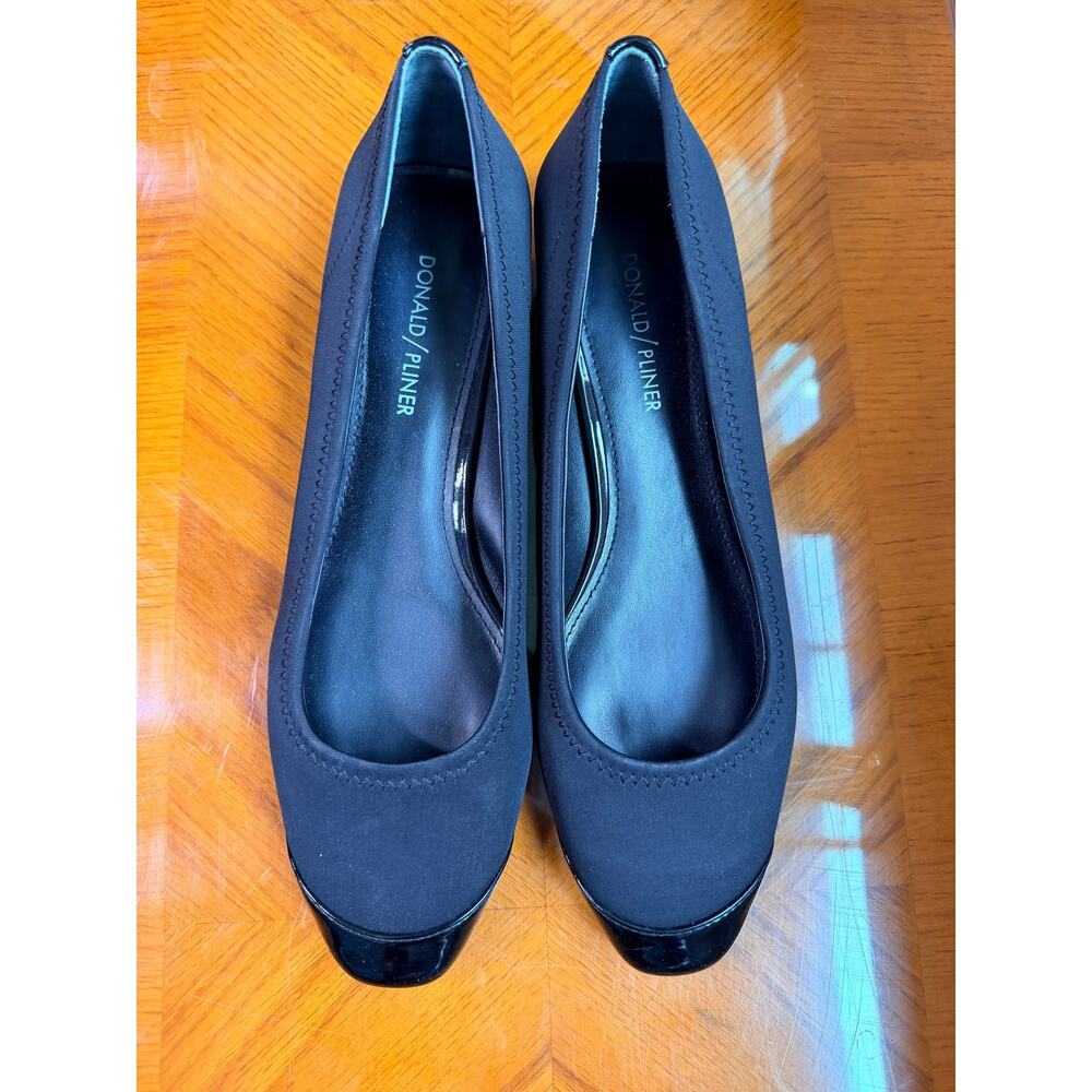 Donald Pliner black ballet flat Cap Toe 9M Womens